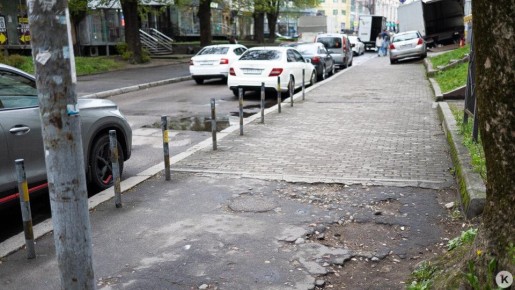 При ремонте улицы Галицкого в Калининграде снесут мрачный забор, чтобы открыть вид на парк