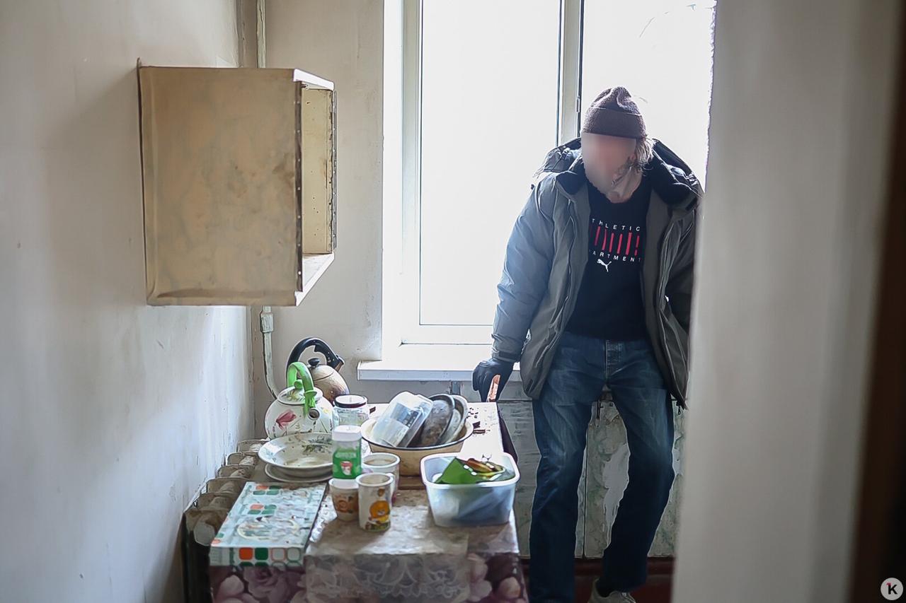 Одинокий калининградец Михаил, живущий под присмотром соседей, едва не устроил пожар Одинокий калининградец Михаил, живущий под присмотром соседей, едва не устроил пожар