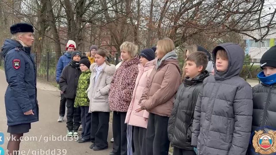 В Калининграде ученики 7 школы стали участниками пеших экскурсий