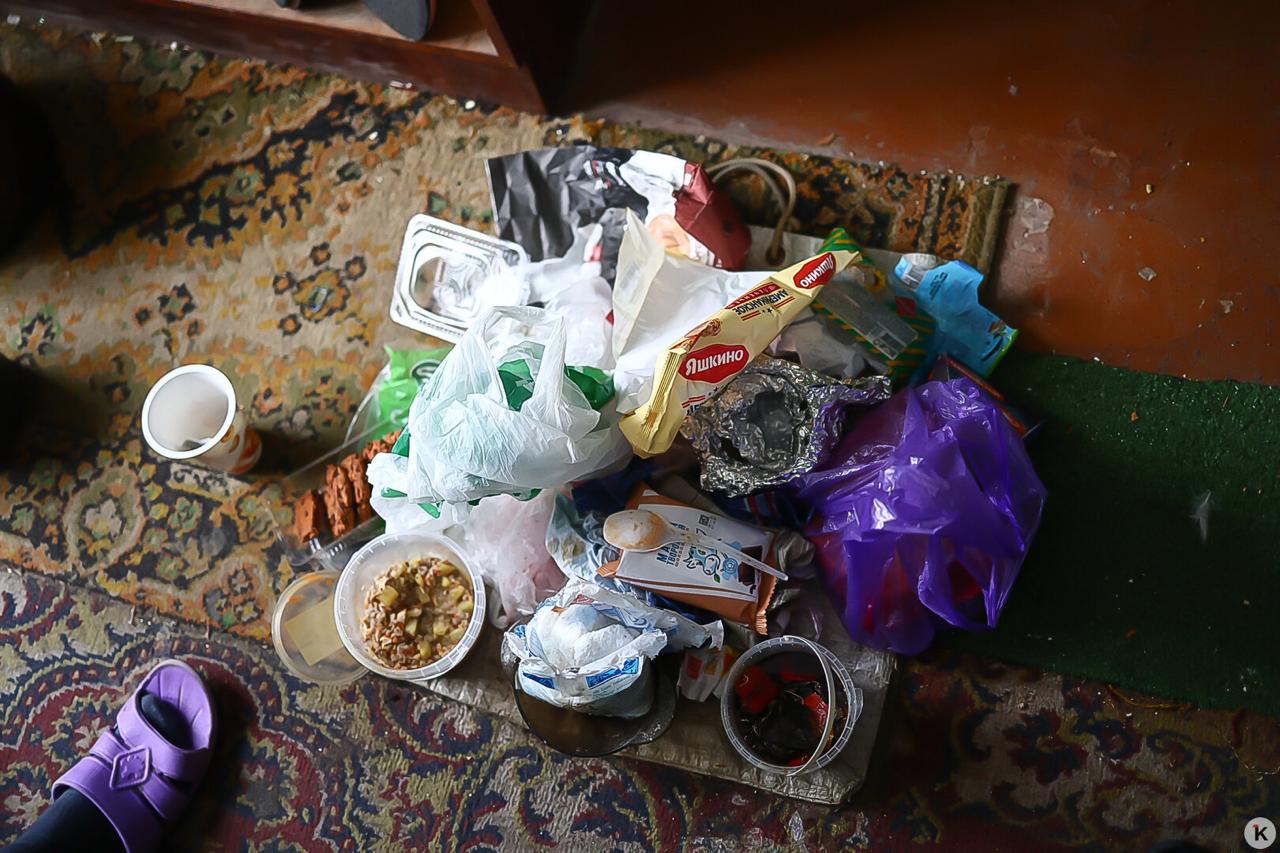 Одинокий калининградец Михаил, живущий под присмотром соседей, едва не устроил пожар