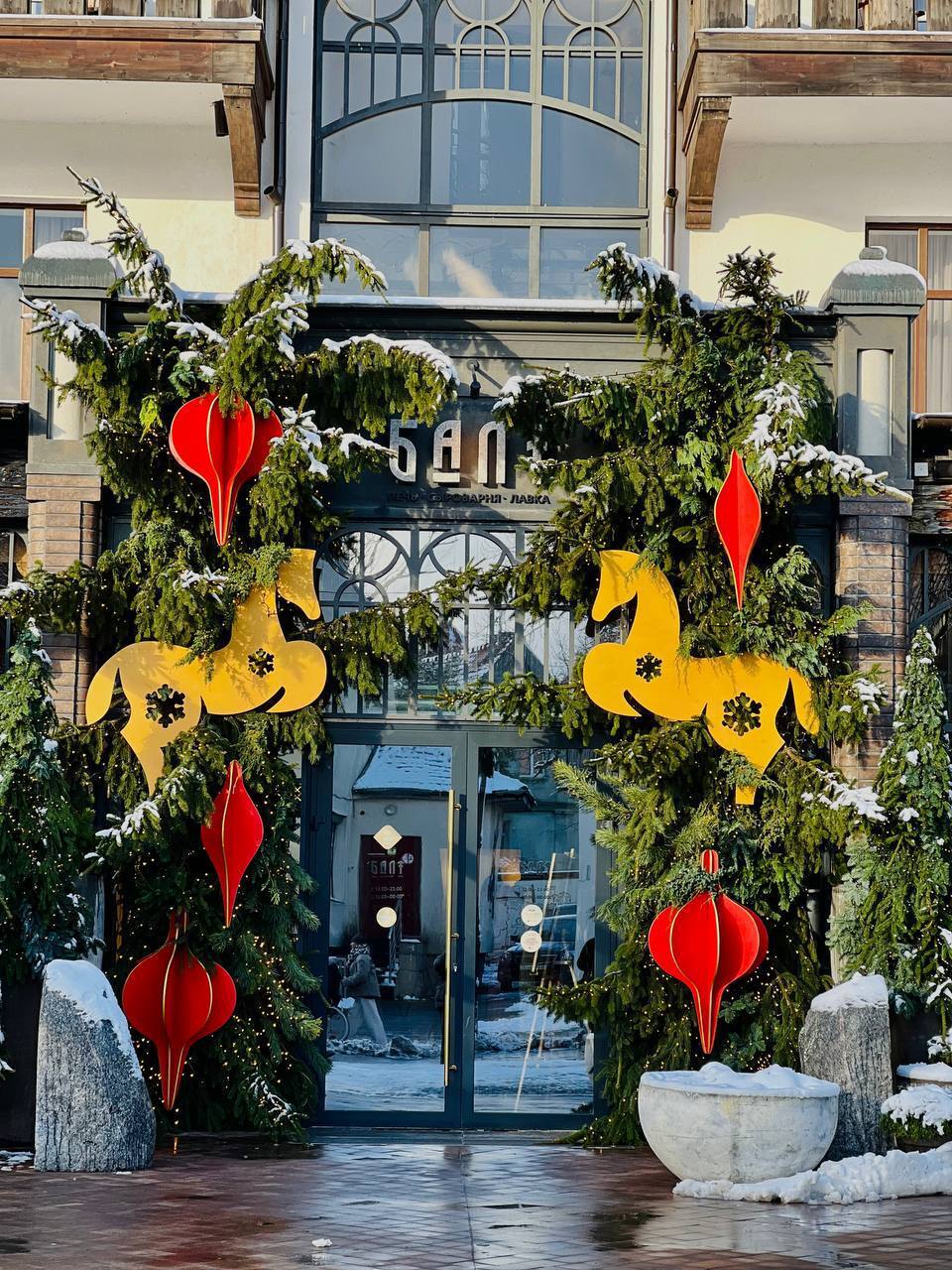 Зеленоградск тоже уже украшают к Новому году Зеленоградск тоже уже украшают к Новому году