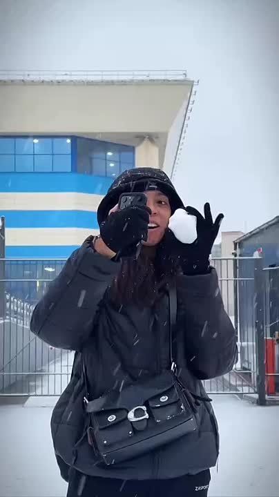 В «Локомотиве» показали реакцию бразильской волейболистки на первый снег