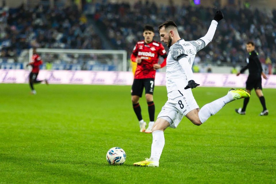 Победили без тренера и полузащитника: как прошёл матч «Балтики» и «Спартака» (фоторепортаж) Победили без тренера и полузащитника: как прошёл матч «Балтики» и «Спартака» (фоторепортаж)