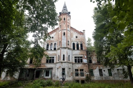 Старинную психбольницу Алленберг в Знаменске выставили на торги