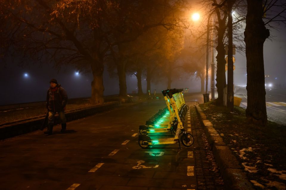 Туманный Калининград. В дымке ночной город кажется загадочным, таинственным и немного зловещим А какие у вас впечатления? Фото: Александр Мелехов