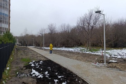 В Майском переулке в Калининграде заканчивают обустройство пешеходной дорожки до Невского