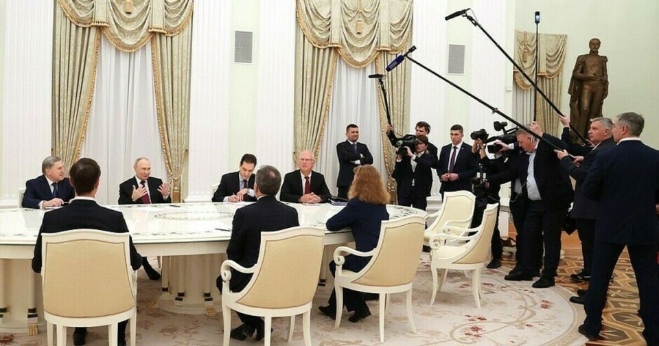 «Переговоры носили совершенно закрытый, секретный характер» — помощник Путина — о встрече с американцами