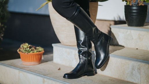 Кожаные сапоги станут как новые: заломы разгладятся прямо на глазах