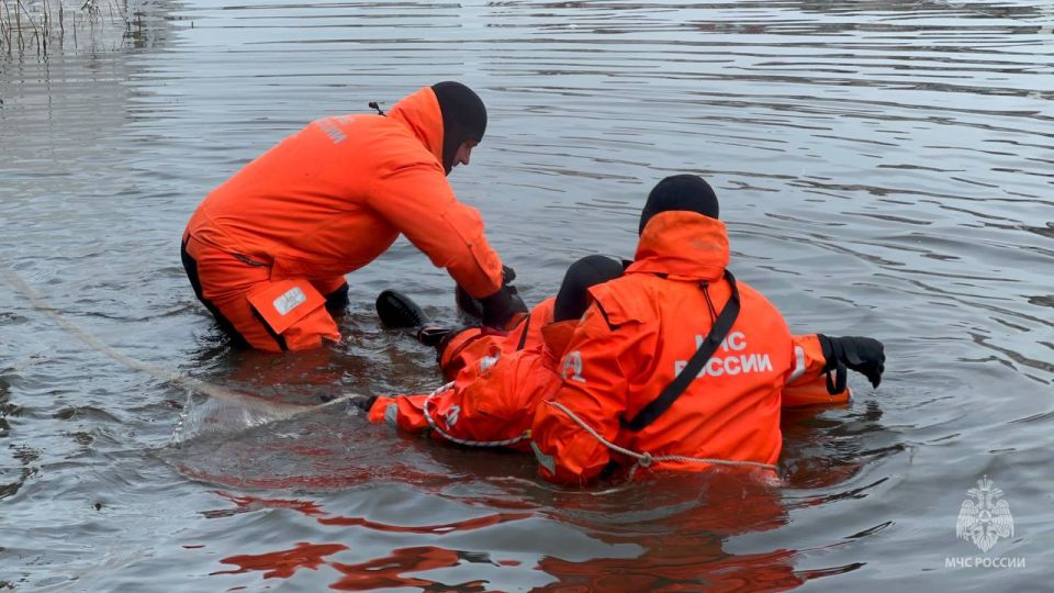 «В воде не тонут, в огне не горят!» «В воде не тонут, в огне не горят!»