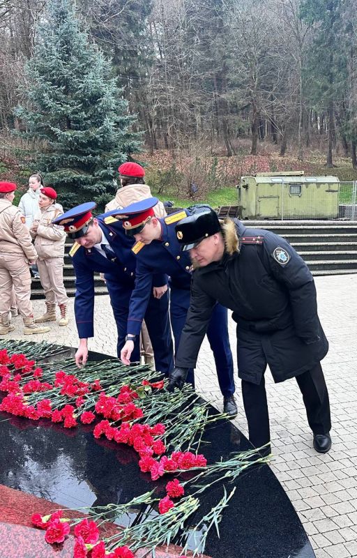В День неизвестного солдата сотрудники Светлогорского межрайонного следственного отдела почтили память павших воинов