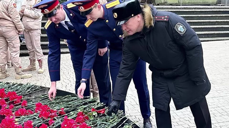 В День неизвестного солдата сотрудники Светлогорского межрайонного следственного отдела почтили память павших воинов