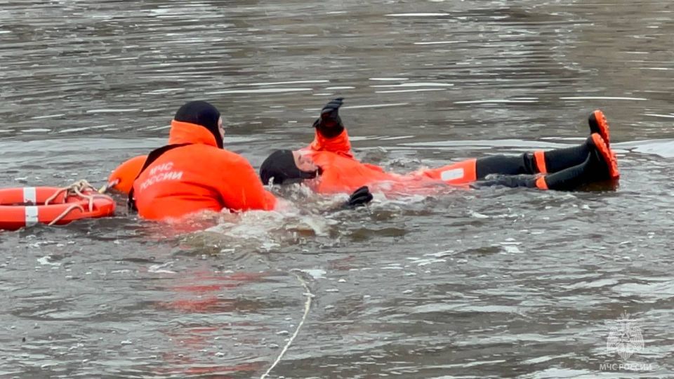 «В воде не тонут, в огне не горят!» «В воде не тонут, в огне не горят!»