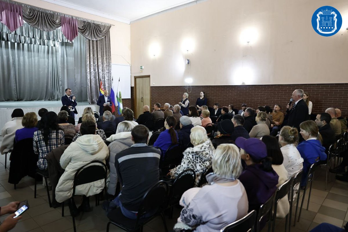 Губернатор Алексей Беспрозванных с рабочим визитом посетил Ладушкин