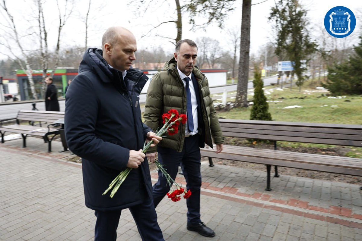 Губернатор Алексей Беспрозванных с рабочим визитом посетил Ладушкин Губернатор Алексей Беспрозванных с рабочим визитом посетил Ладушкин