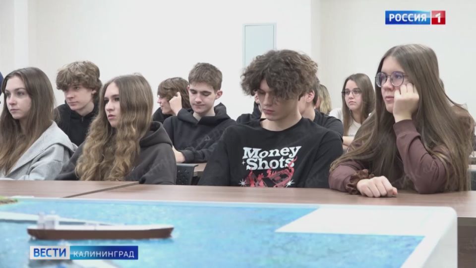 Калининградские школьники осваивают судостроение