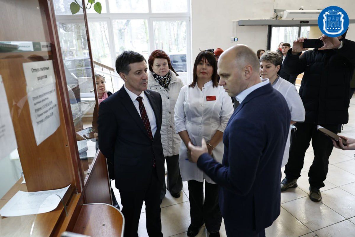 Алексей Беспрозванных с рабочим визитом посетил ладушкинскую и мамоновскую больницы