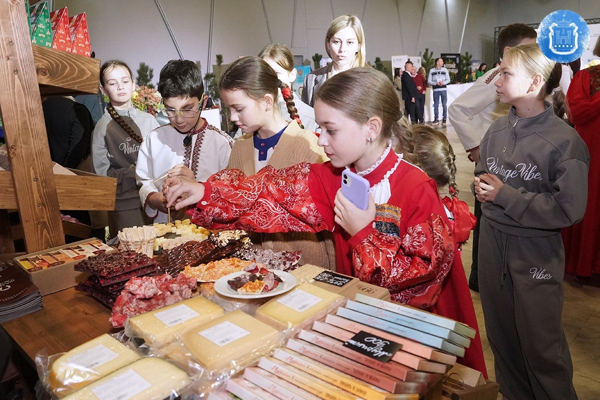 Алексей Беспрозванных вручил сельхозпроизводителям награды Минсельхоза России и областного правительства Алексей Беспрозванных вручил сельхозпроизводителям награды Минсельхоза России и областного правительства