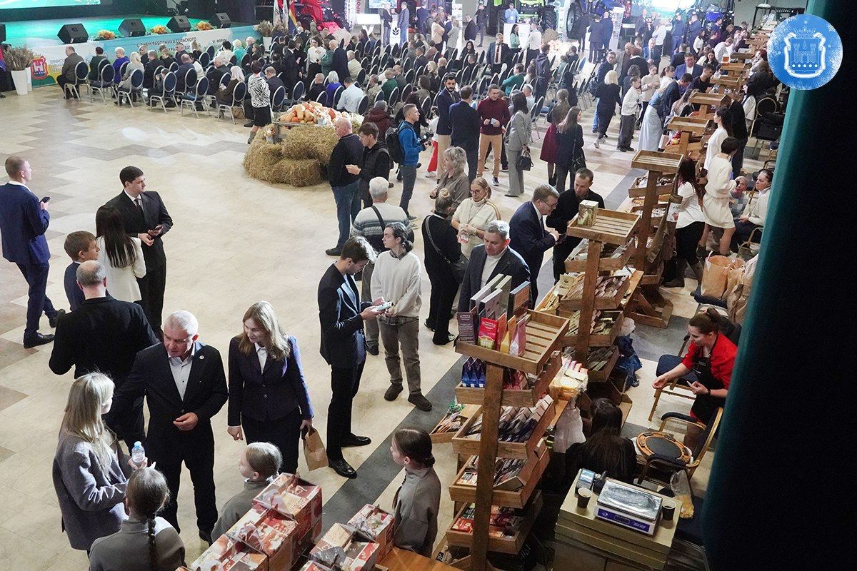 Алексей Беспрозванных вручил сельхозпроизводителям награды Минсельхоза России и областного правительства Алексей Беспрозванных вручил сельхозпроизводителям награды Минсельхоза России и областного правительства