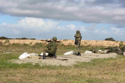 Под Гвардейском начались 6-месячные учения со стрельбой