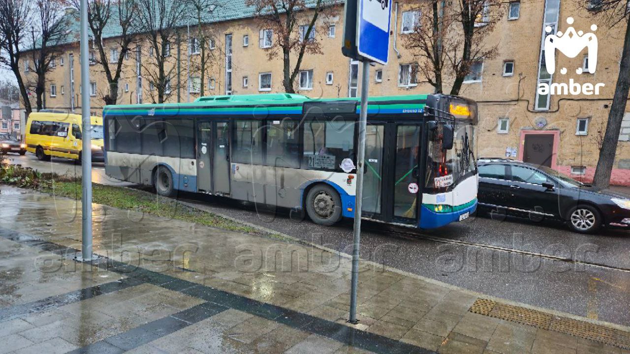 Автобусы встали из-за аварии на Павлика Морозова Автобусы встали из-за аварии на Павлика Морозова