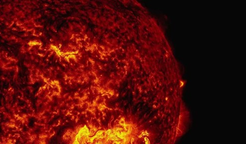 Минувшей ночью на Солнце произошла редкая «чёрная» вспышка