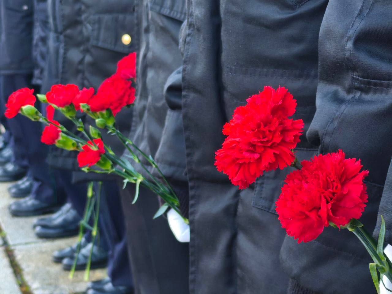 Врио начальника регионального УМВД Сергей Рейсон принял участие в торжественной церемонии возложения, посвященной Дню Героев Отечества Врио начальника регионального УМВД Сергей Рейсон принял участие в торжественной церемонии возложения, посвященной Дню Героев Отечества
