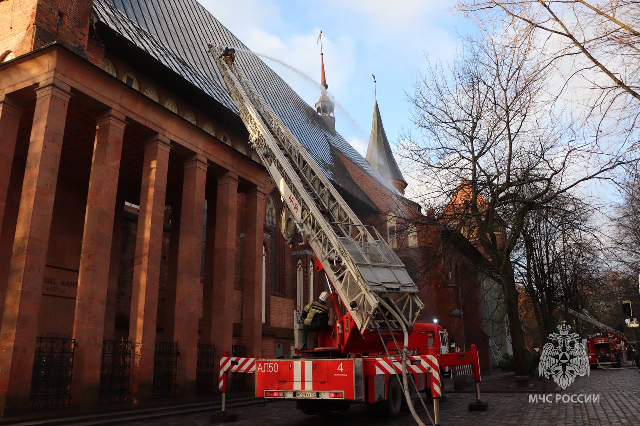 Мимо шедевров — с пожарными рукавами: как прошли учения в Кафедральном соборе Мимо шедевров — с пожарными рукавами: как прошли учения в Кафедральном соборе