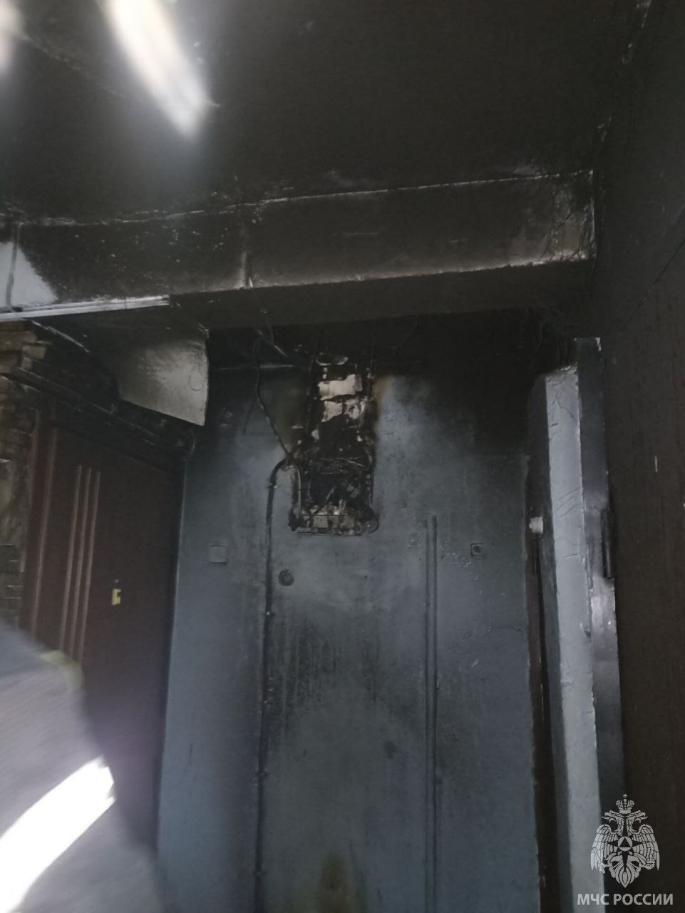 Сотрудники МЧС России спасли 10 человек на пожаре в Красноторовке Сотрудники МЧС России спасли 10 человек на пожаре в Красноторовке