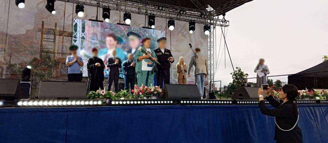 В Гурьевске задержали ряженого казака в форме генерал-майора, втиравшегося в доверие к чиновникам В Гурьевске задержали ряженого казака в форме генерал-майора, втиравшегося в доверие к чиновникам