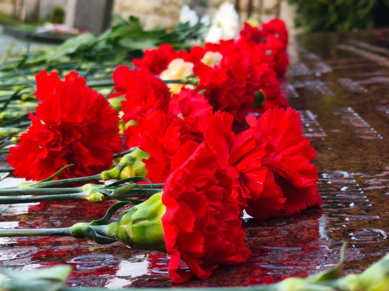 Врио начальника регионального УМВД Сергей Рейсон принял участие в торжественной церемонии возложения, посвященной Дню Героев Отечества