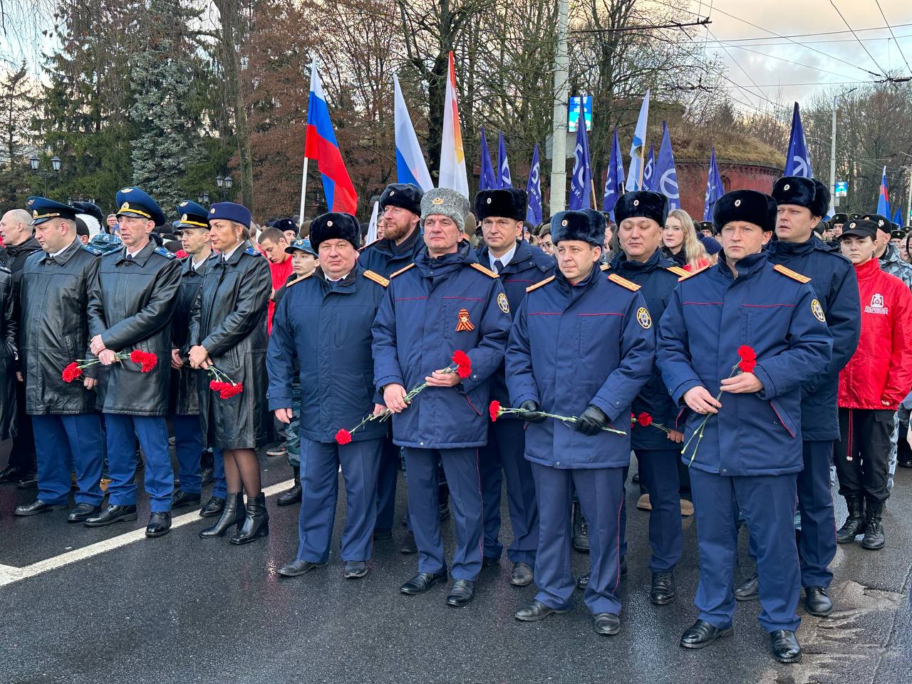 Сотрудники следственного управления СК России по Калининградской области почтили память Героев Отечества