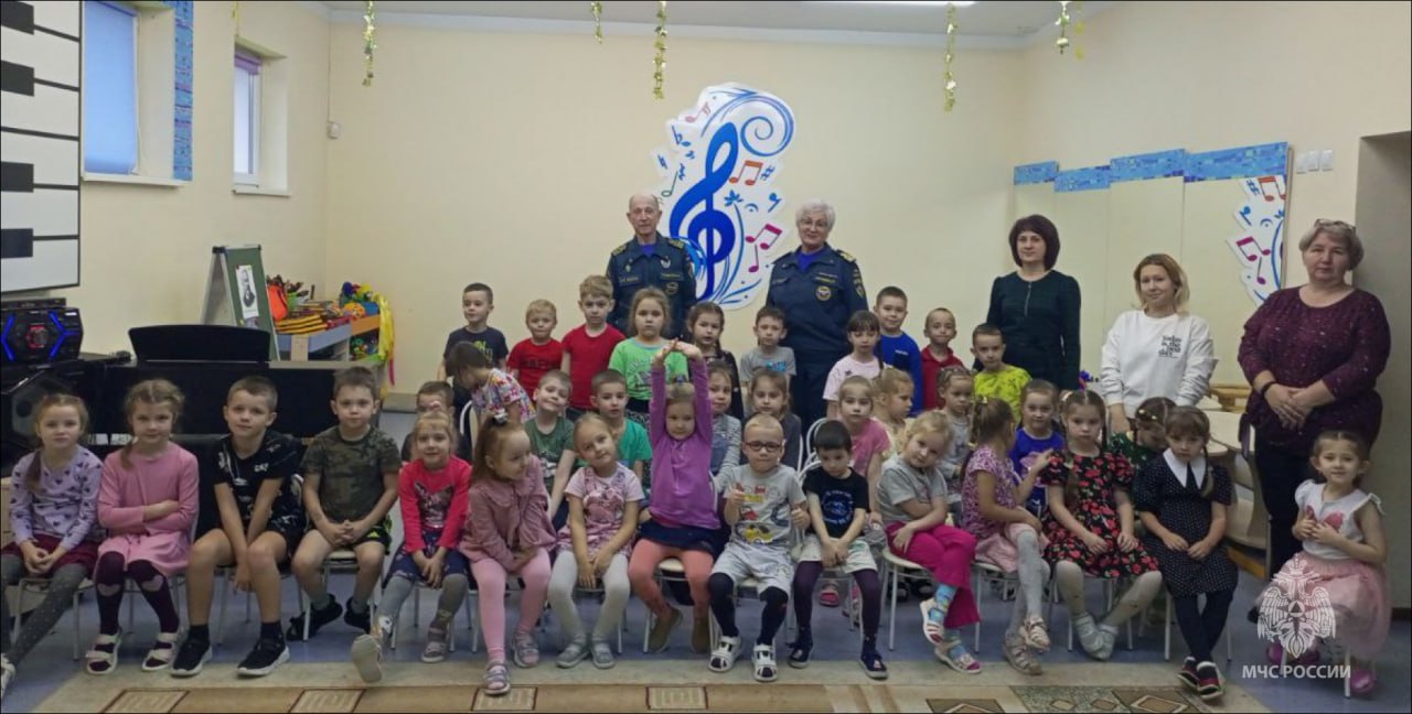 Тонкий лёд - большая опасность! Тонкий лёд - большая опасность!