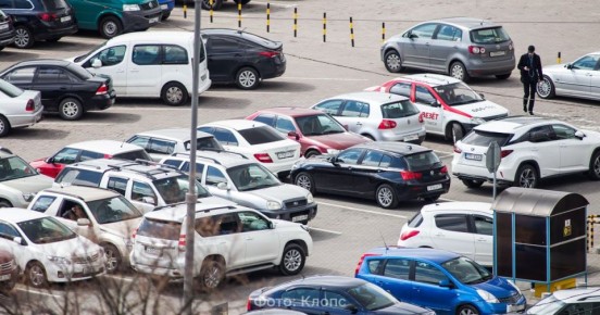 В Калининграде мужчина скончался на парковке супермаркета накануне своего дня рождения