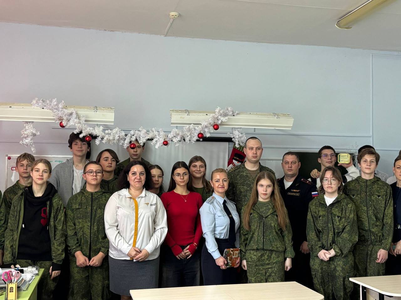 В День Героев Отечества, в МАОУ «Лицей №5» города Советска состоялся особый Урок мужества, посвященный доблести и героизму наших защитников В День Героев Отечества, в МАОУ «Лицей №5» города Советска состоялся особый Урок мужества, посвященный доблести и героизму наших защитников