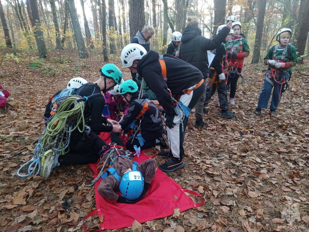 В Главном управлении МЧС России по Калининградской области наградили победителей туристического слёта «Школа безопасности» В Главном управлении МЧС России по Калининградской области наградили победителей туристического слёта «Школа безопасности»