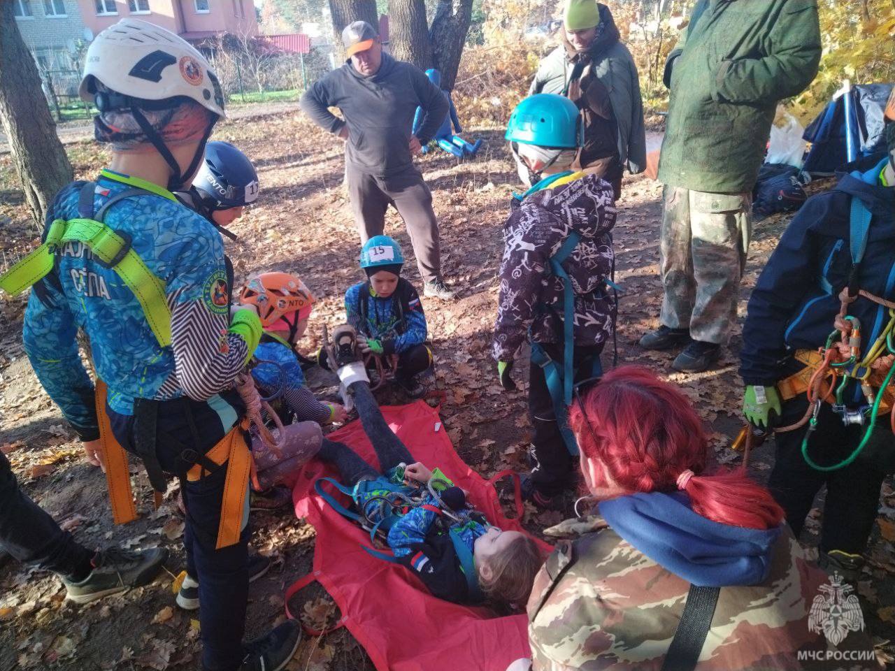 В Главном управлении МЧС России по Калининградской области наградили победителей туристического слёта «Школа безопасности» В Главном управлении МЧС России по Калининградской области наградили победителей туристического слёта «Школа безопасности»