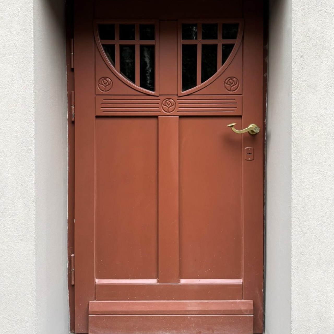 На Каштановой аллее завершили капремонт фасада дома №8 — одной из сохранившихся вилл уютного «города-сада» — виллы Левандовски На Каштановой аллее завершили капремонт фасада дома №8 — одной из сохранившихся вилл уютного «города-сада» — виллы Левандовски