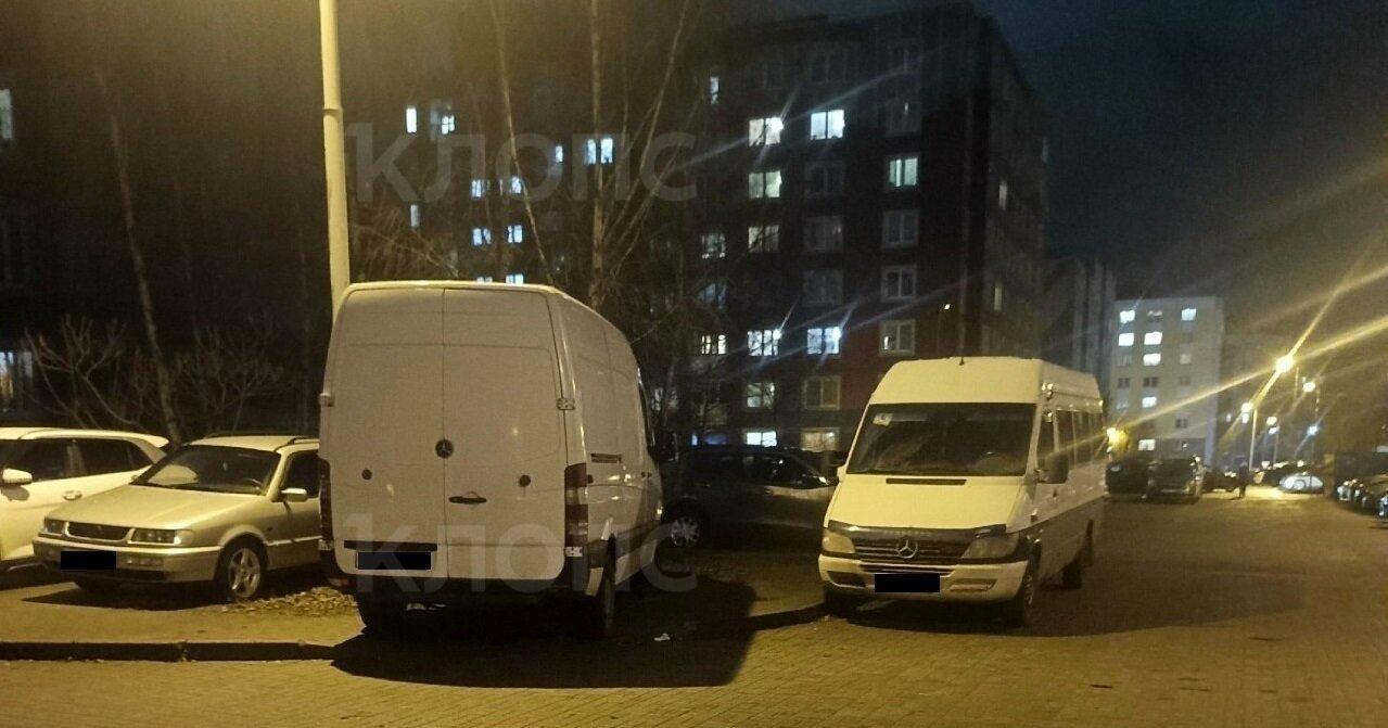 В центре Калининграда газоны раскатали в грязь: горожане жалуются властям, но получают отговорки В центре Калининграда газоны раскатали в грязь: горожане жалуются властям, но получают отговорки