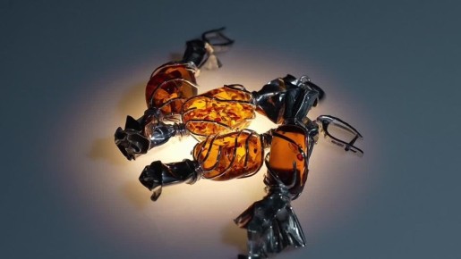 Янтарный комбинат показал «янтарные конфеты» — украшения, дизайн которых разработали через ИИ