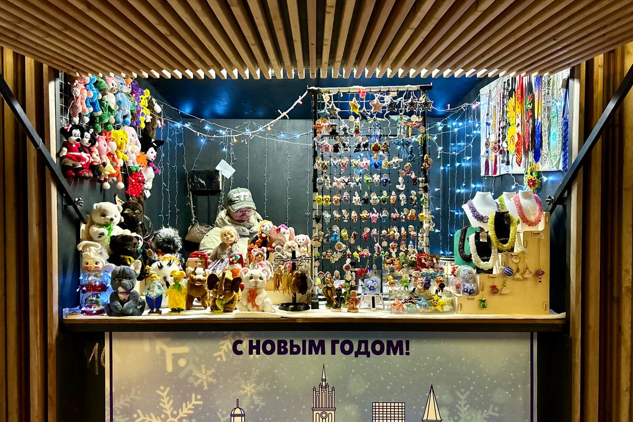 В центре Калининграда открыли новогоднюю ярмарку местных ремесленников В центре Калининграда открыли новогоднюю ярмарку местных ремесленников