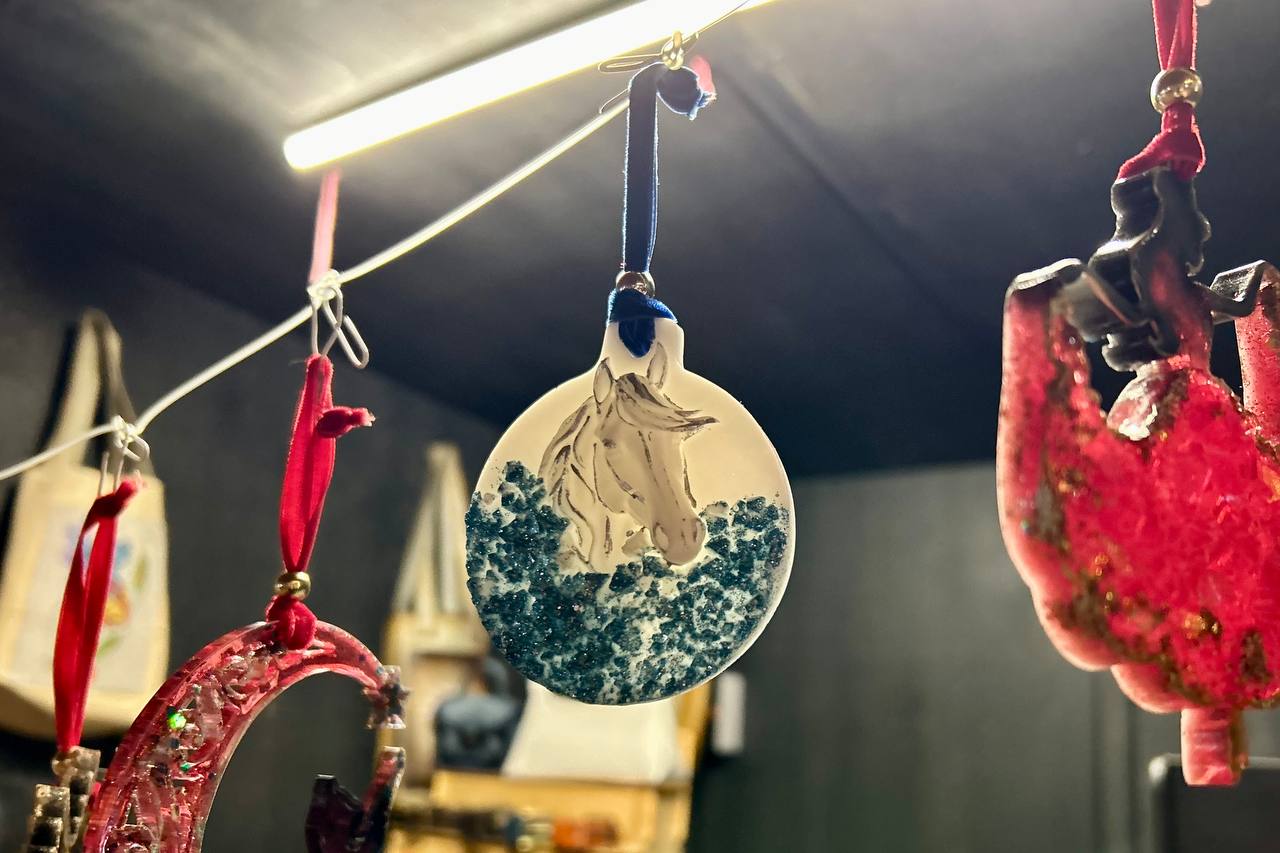 В центре Калининграда открыли новогоднюю ярмарку местных ремесленников В центре Калининграда открыли новогоднюю ярмарку местных ремесленников