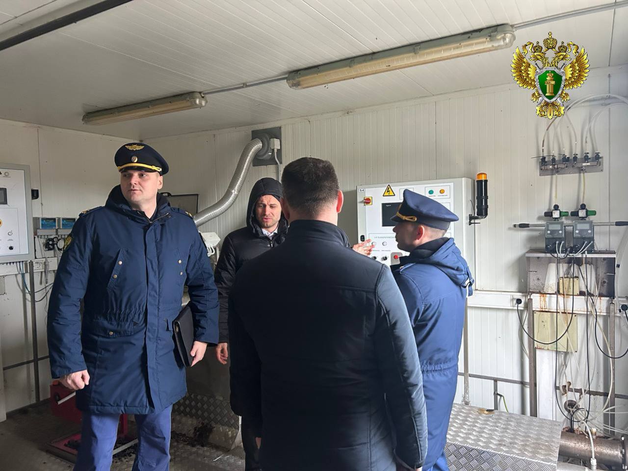 Заместитель прокурора области Роман Ерисковский с выездом проверил ход выполнения работ по строительству системы водоотведения в Славском районе Заместитель прокурора области Роман Ерисковский с выездом проверил ход выполнения работ по строительству системы водоотведения в Славском районе