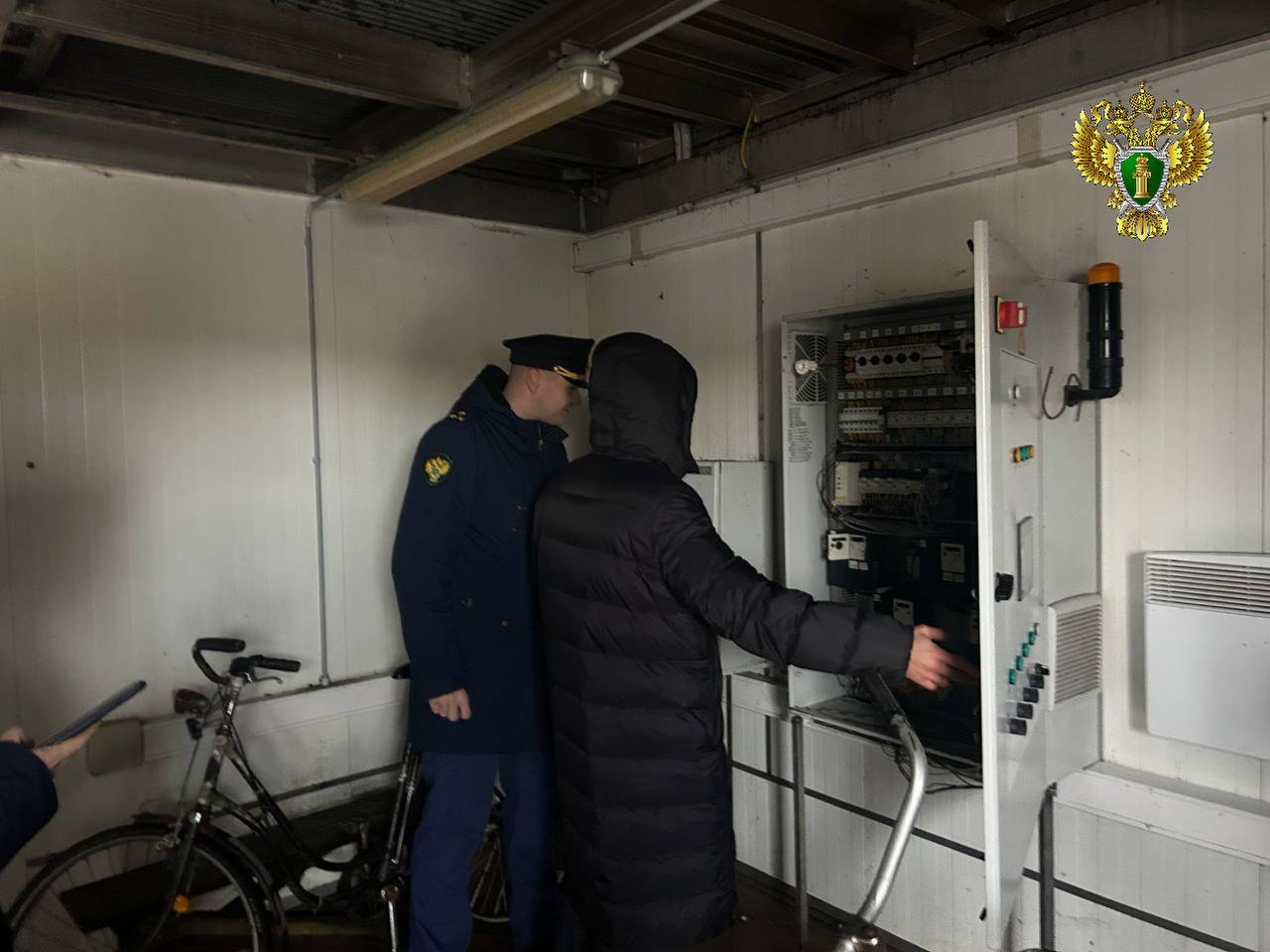 Заместитель прокурора области Роман Ерисковский с выездом проверил ход выполнения работ по строительству системы водоотведения в Славском районе Заместитель прокурора области Роман Ерисковский с выездом проверил ход выполнения работ по строительству системы водоотведения в Славском районе