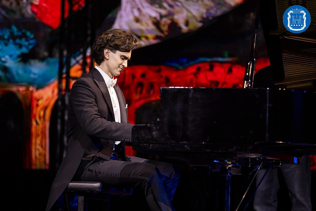 В светлогорском «Янтарь-Холле» прошла церемония награждения «Одарённые дети – надежда России!» В светлогорском «Янтарь-Холле» прошла церемония награждения «Одарённые дети – надежда России!»