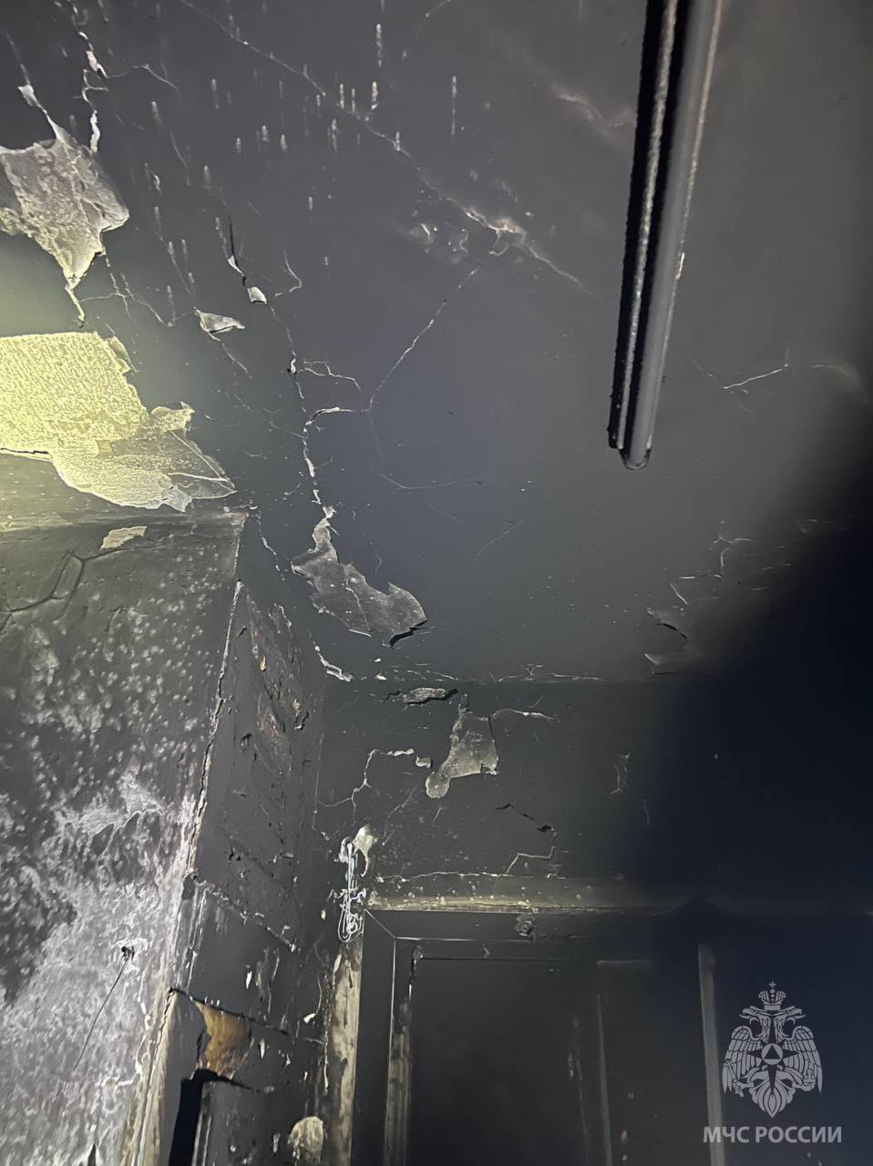 Сотрудники МЧС России потушили пожар в Калининграде Сотрудники МЧС России потушили пожар в Калининграде