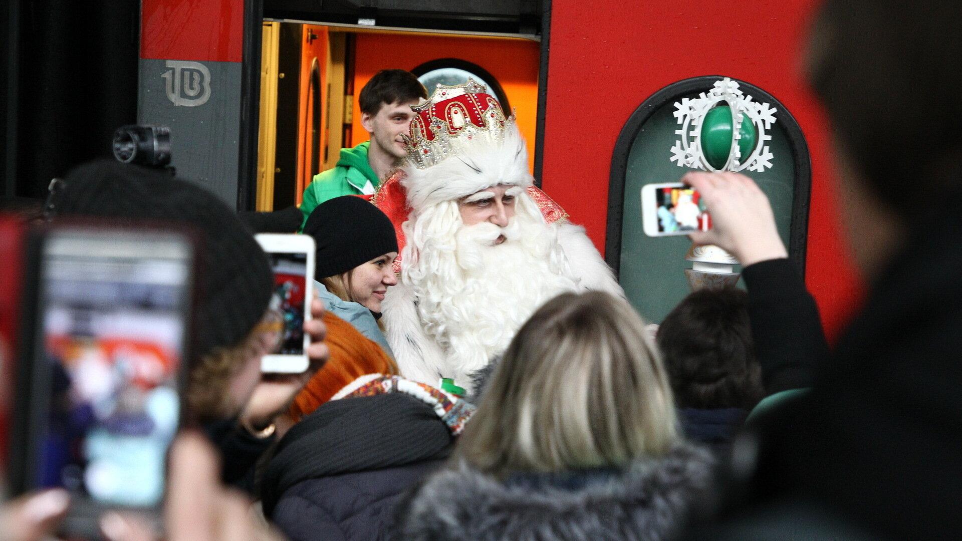 По Калининградской области прокатится новогодний поезд Деда Мороза (расписание)