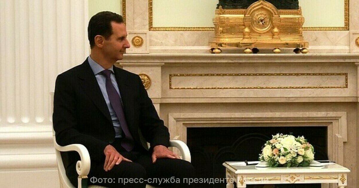 Смотрит в оба и учит русский: британские журналисты выяснили, как живёт Башар Асад в России