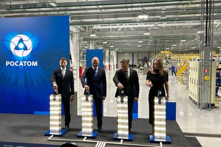 «С конвейера сошла первая батарея»: в Калининградской области открыли гигафабрику литийионных накопителей