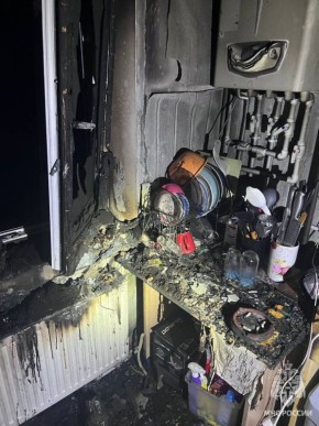 13 человек эвакуировали из дома на Харьковской в Калининграде из-за пожара в одной из квартир