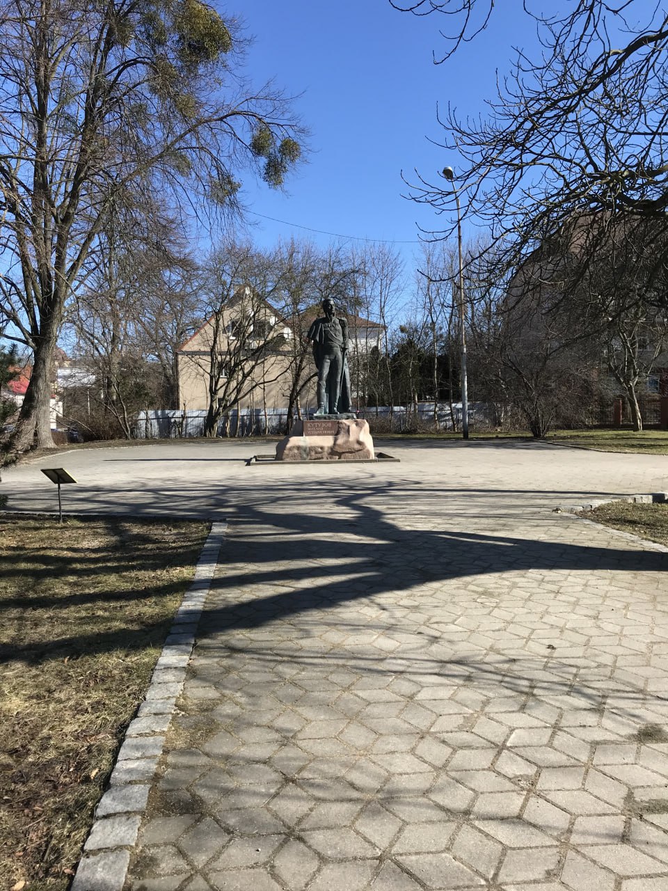 16 декабря 1995 года в Калининграде был торжественно открыт памятник великому русскому полководцу, ученику и соратнику А. В. Суворова, генерал-фельдмаршалу, светлейшему князю Михаилу Илларионовичу Кутузову-Рымникскому